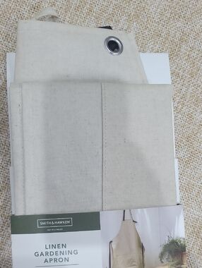 Smith & Hawken Natural Linen Gardening Apron with Grommet
